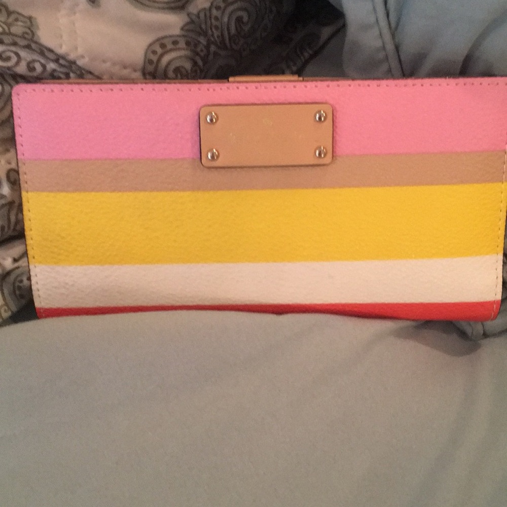Kate Spade UEC Wallet - Picture 1 of 3